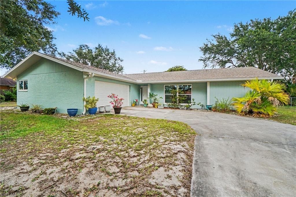 2215 SE 8th ST CAPE CORAL, FL 33990