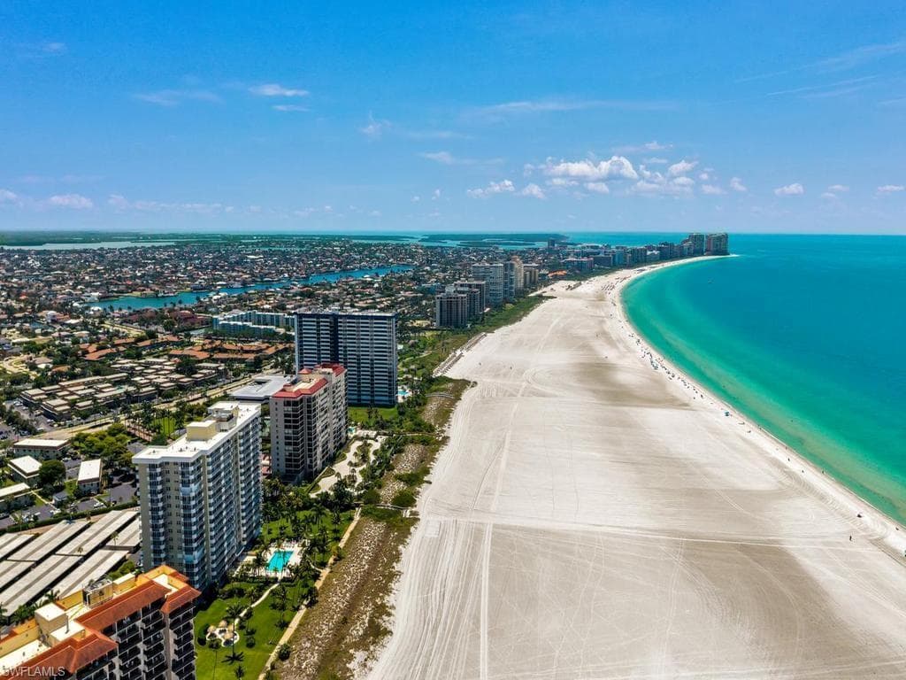 140 Seaview CT 206S MARCO ISLAND, FL 34145