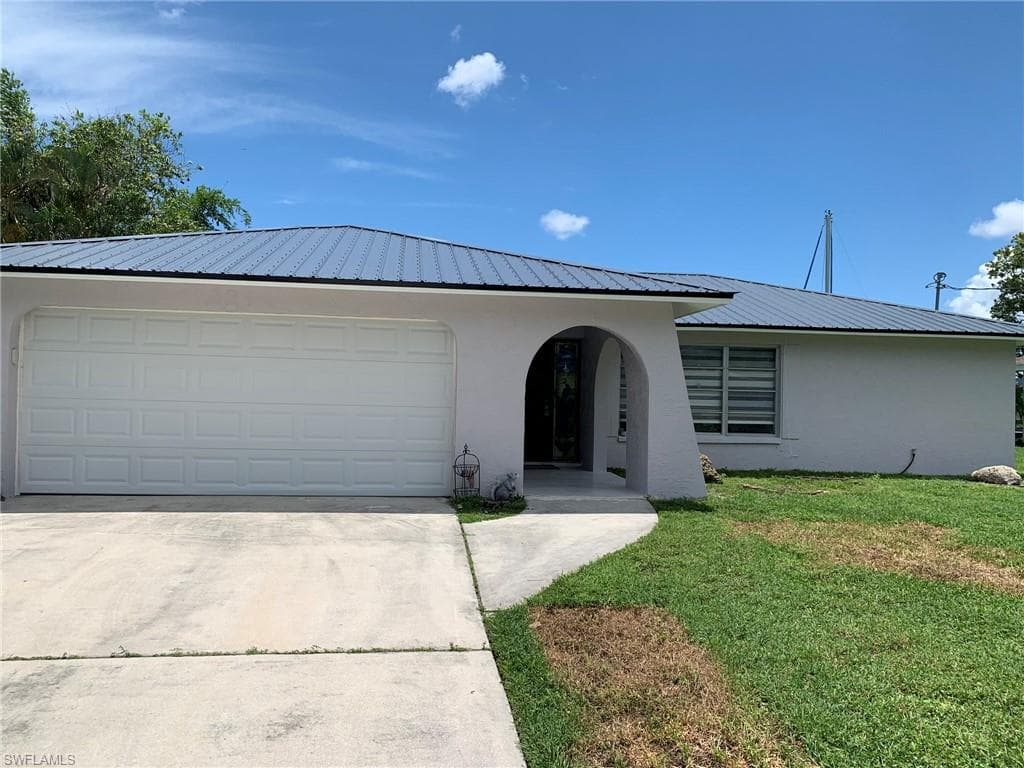2214 SE 14th TER CAPE CORAL, FL 33990