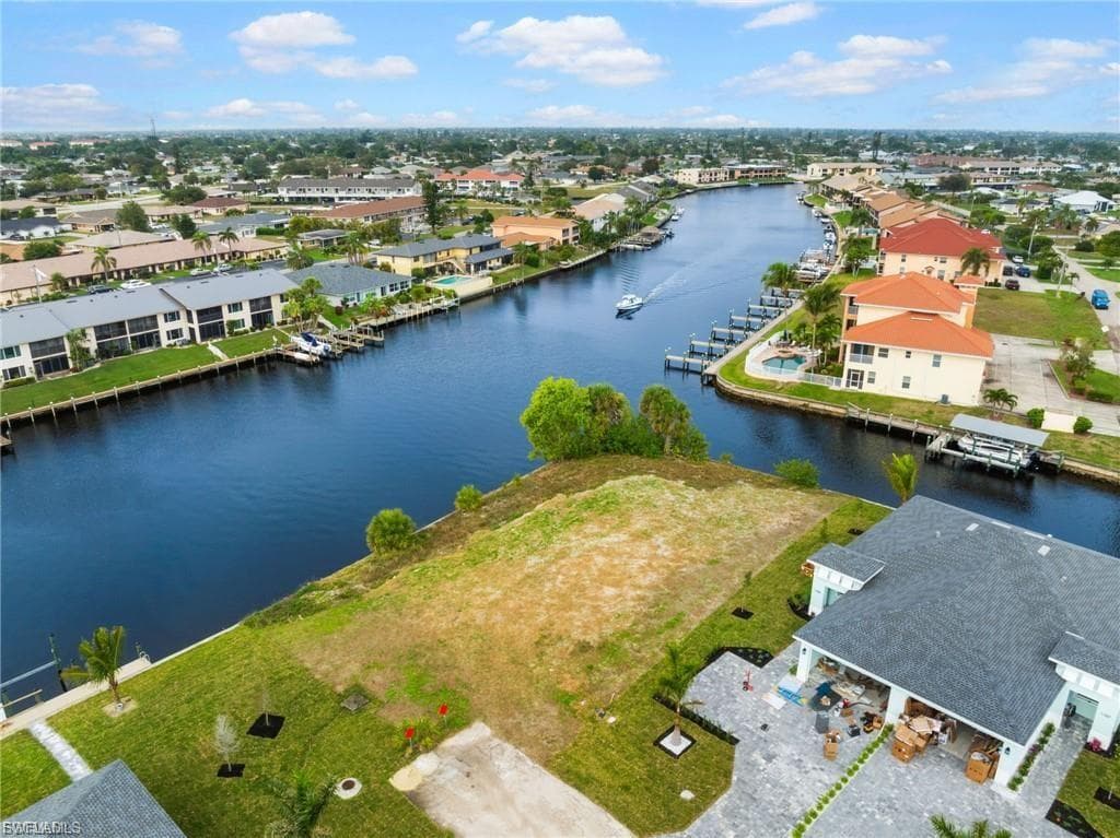 1101 SE 38th ST CAPE CORAL, FL 33904