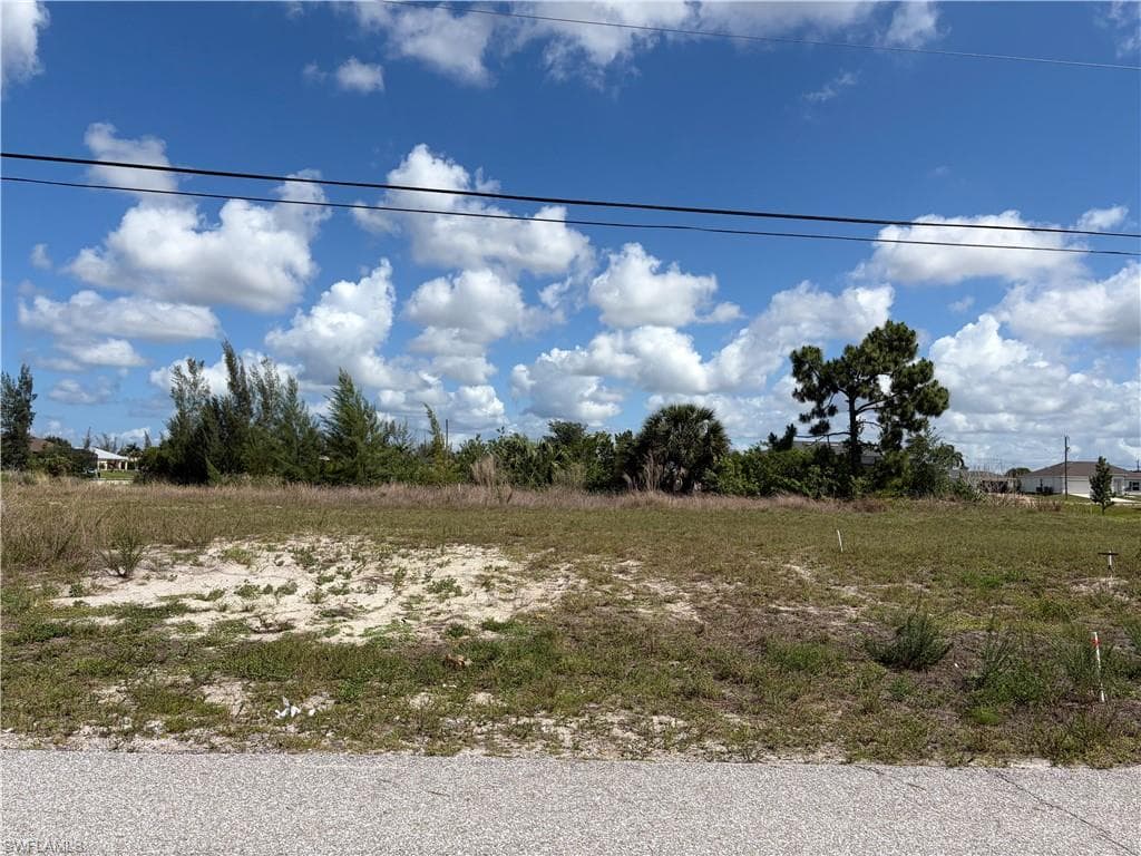 2011 NW 17th ST CAPE CORAL, FL 33993