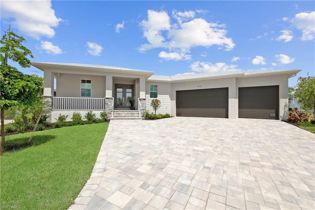 8738 Lakefront CT FORT MYERS, FL 33908