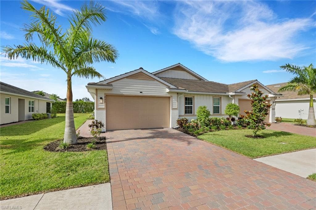 831 Enbrook LOOP NAPLES, FL 34114