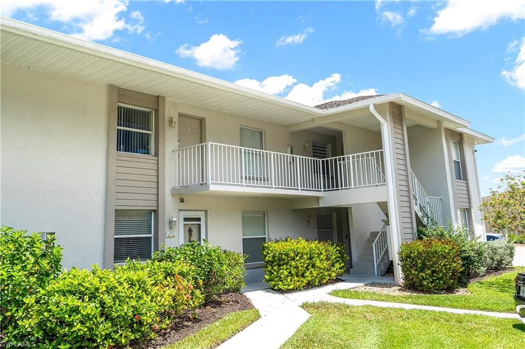 1330 Derbyshire CT E203 NAPLES, FL 34116