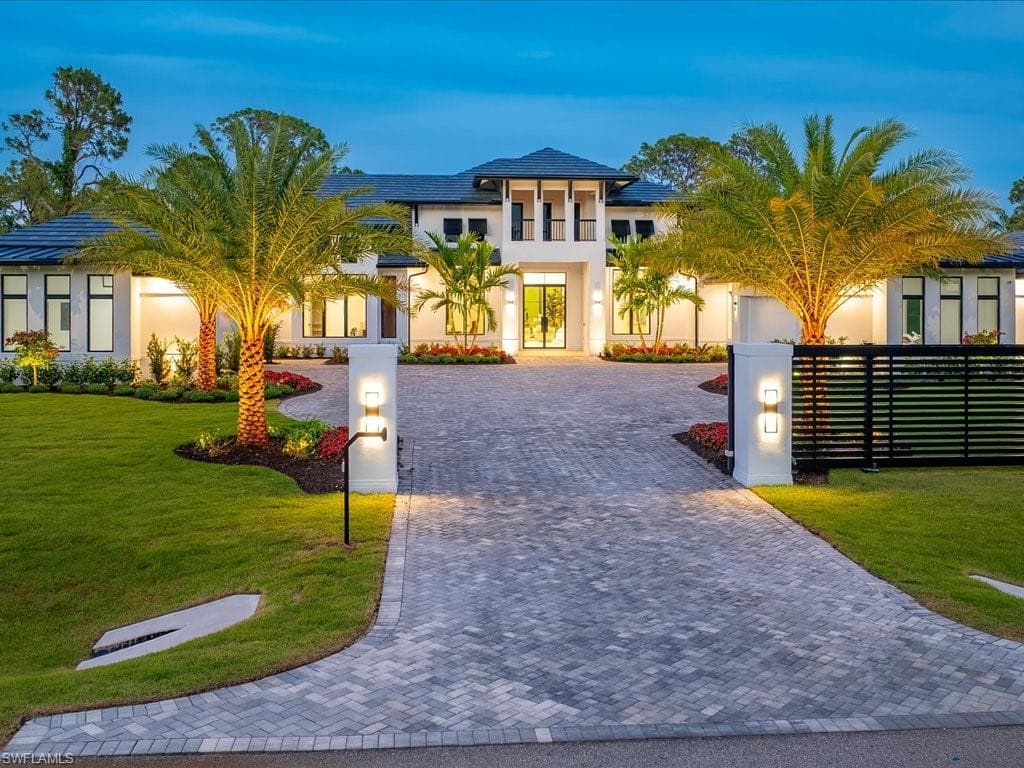 500 Ridge DR NAPLES, FL 34108