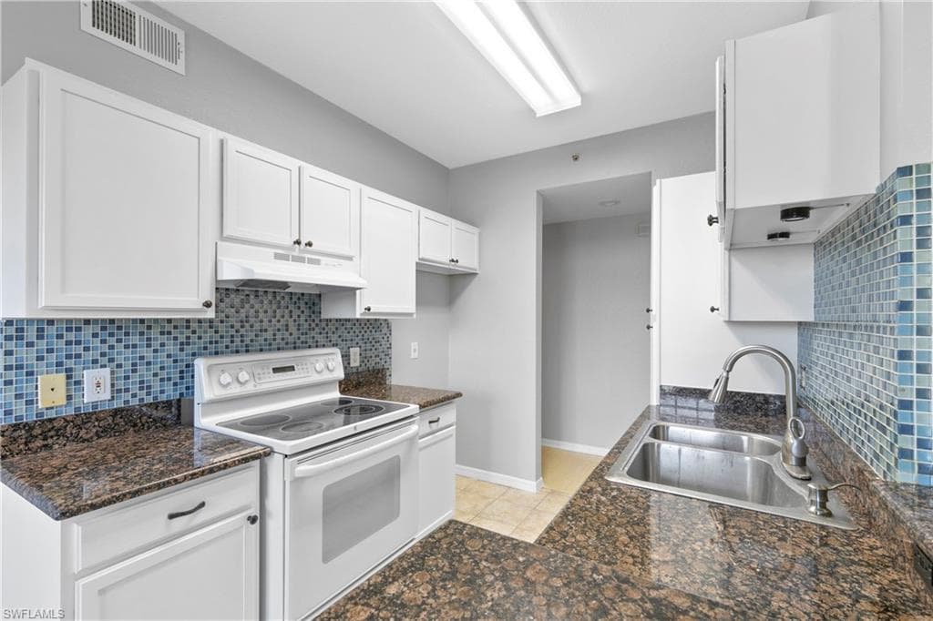 7905 Preserve CIR 126 NAPLES, FL 34119