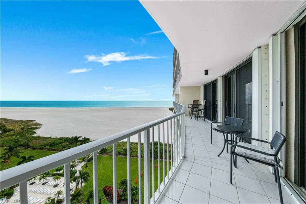 320 Seaview CT 1207 MARCO ISLAND, FL 34145