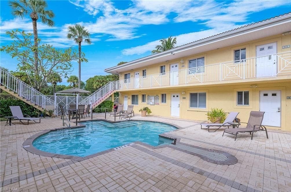 480 5th ST S 202 NAPLES, FL 34102