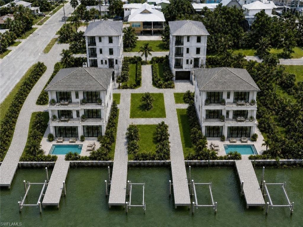 175 Bahia VIA FORT MYERS BEACH, FL 33931