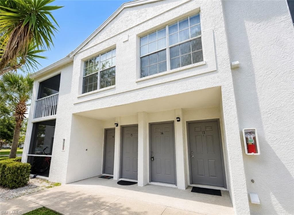 161 Santa Clara DR 14 NAPLES, FL 34104