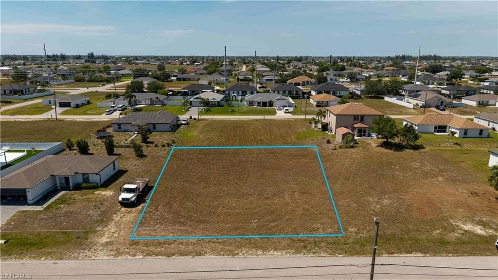 212 NE 25th ST CAPE CORAL, FL 33909