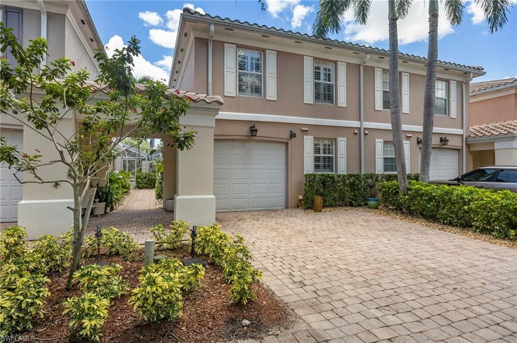 5429 Cove CIR 109 NAPLES, FL 34119