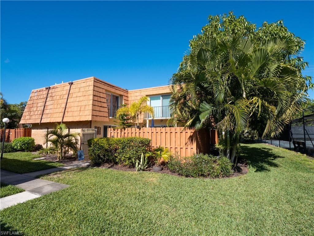 1727 Park Meadows DR 2 FORT MYERS, FL 33907