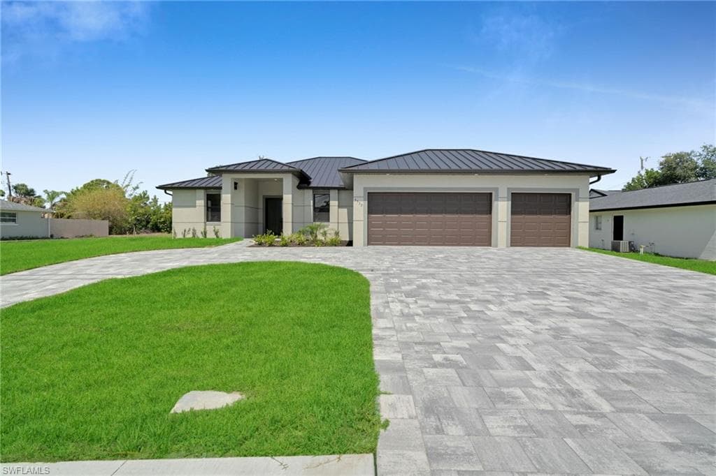 3532 Country Club BLVD CAPE CORAL, FL 33904