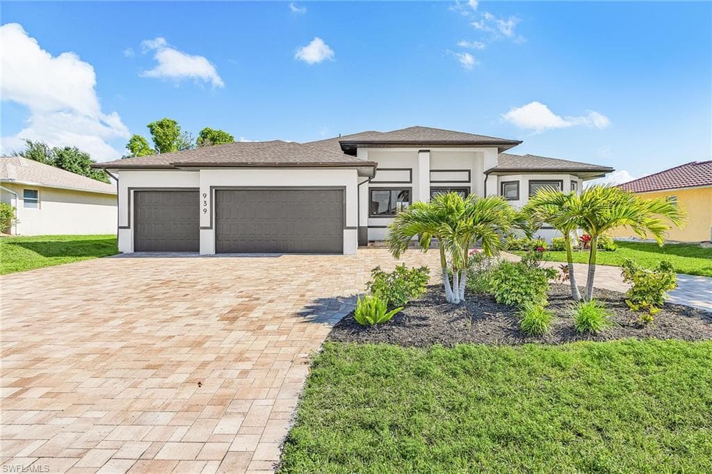 939 Mohawk PKWY CAPE CORAL, FL 33914