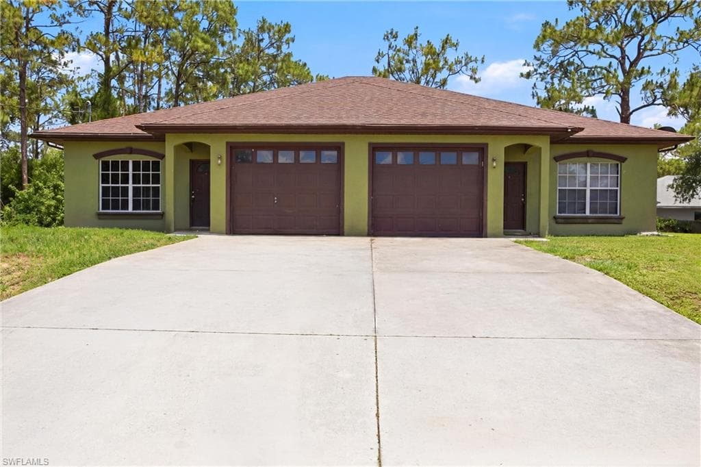 2433 George AVE S LEHIGH ACRES, FL 33973