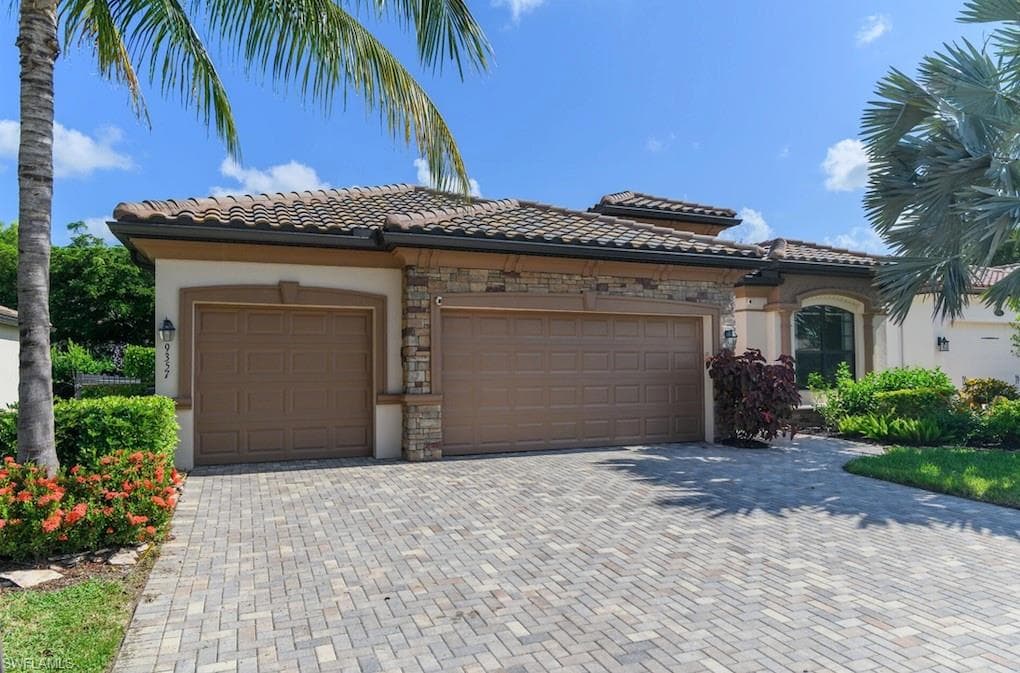 9357 Glenforest DR NAPLES, FL 34120