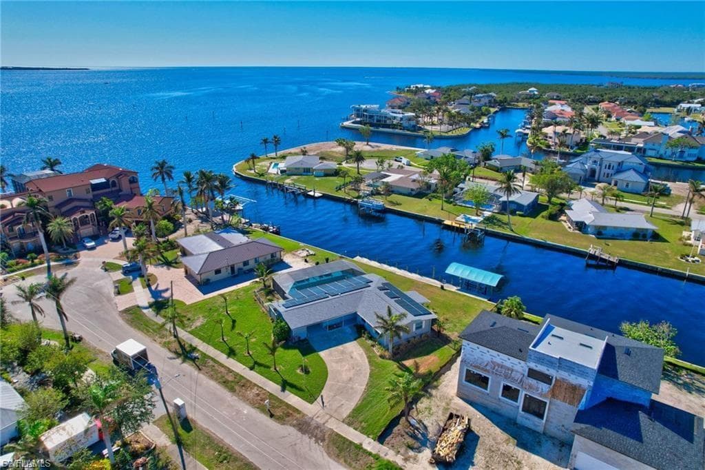 250 Bangsberg RD SE PORT CHARLOTTE, FL 33952