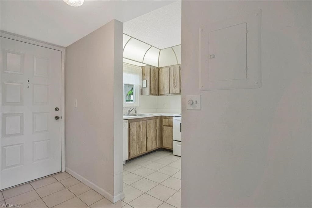 4306 27th CT SW 102 NAPLES, FL 34116