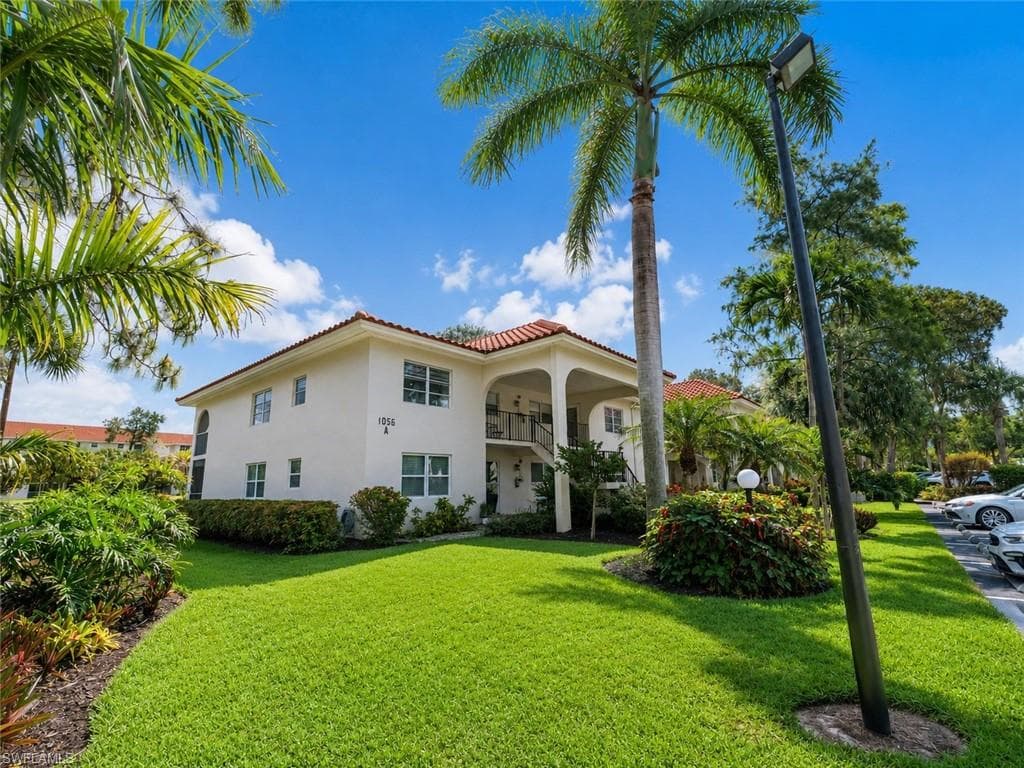 1056 Forest Lakes DR A201 NAPLES, FL 34105