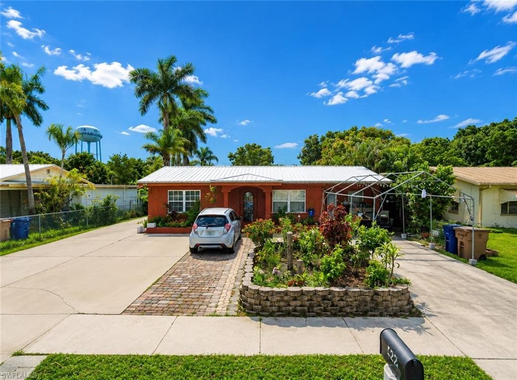 422 Bellair RD FORT MYERS, FL 33905