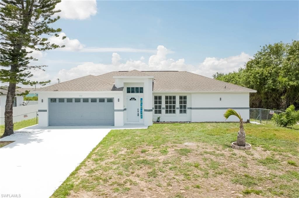 902 Adeline AVE LEHIGH ACRES, FL 33971