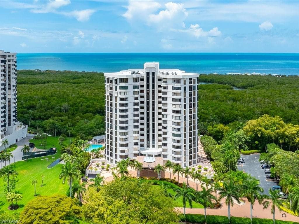 6075 Pelican Bay BLVD 506 NAPLES, FL 34108