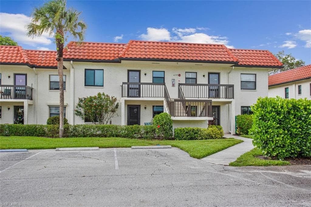 4258 27th CT SW 106 NAPLES, FL 34116