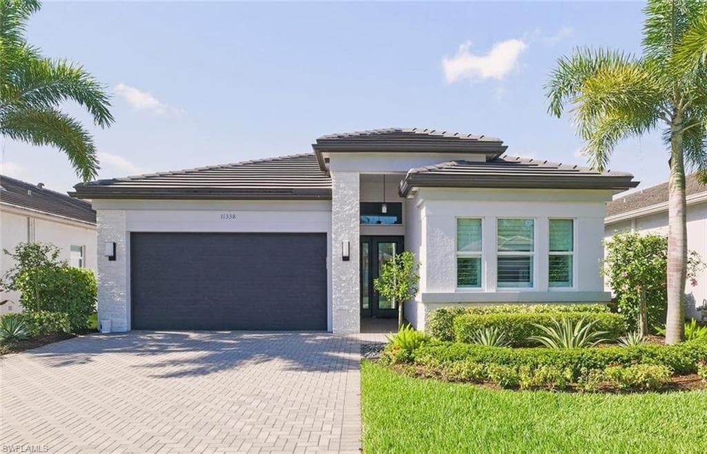 11338 Jacaranda DR NAPLES, FL 34120