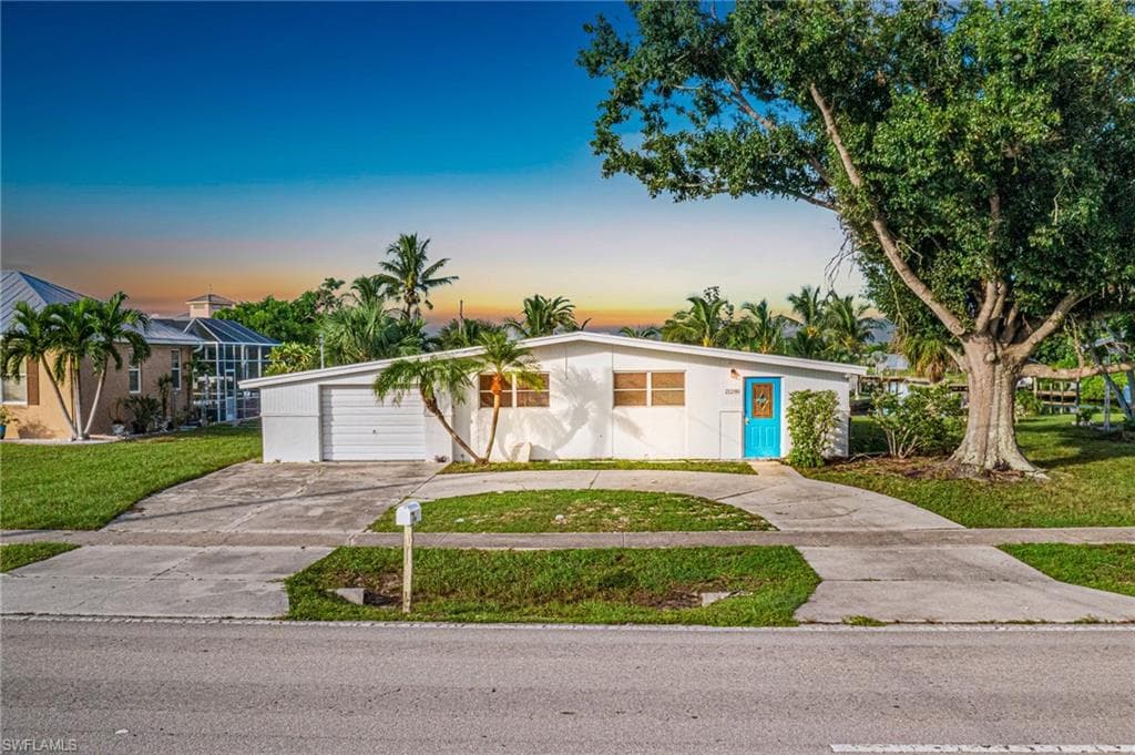 21288 Edgewater DR PORT CHARLOTTE, FL 33952