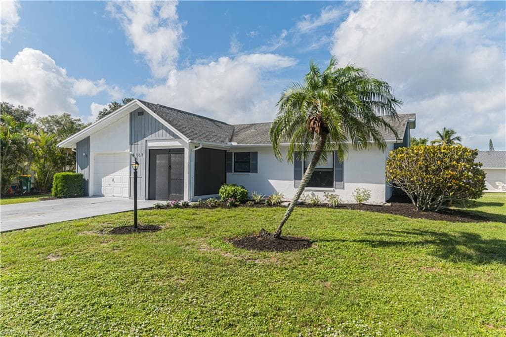 107 Blue Ridge DR 21 NAPLES, FL 34112