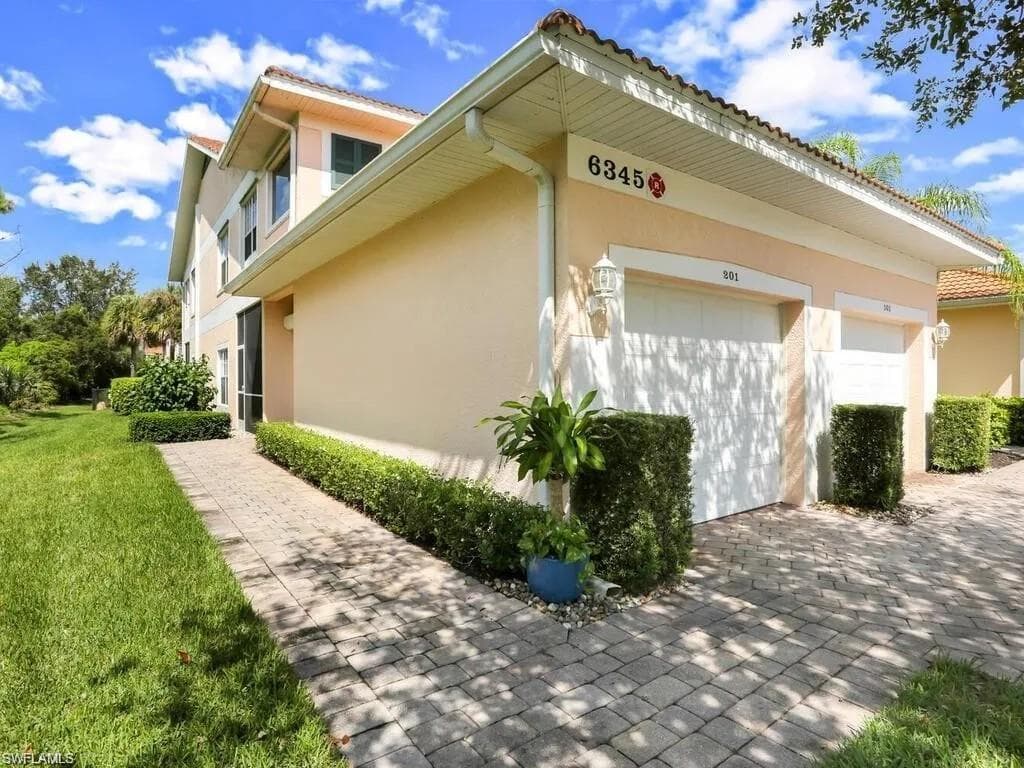 6345 Lexington Court 201 NAPLES, FL 34110
