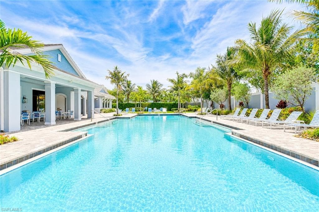 2620 Seychelles CIR 1302 NAPLES, FL 34112