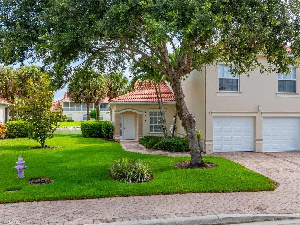 25064 Peacock LN 101 NAPLES, FL 34114
