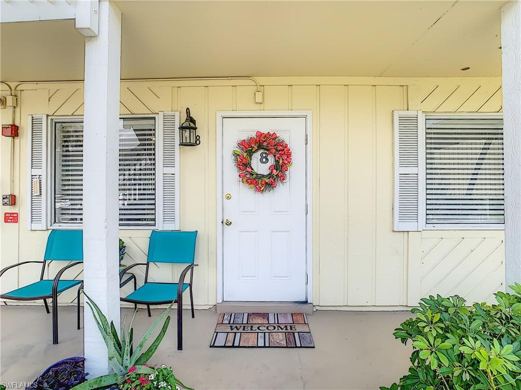 4625 Bayshore DR D8 NAPLES, FL 34112