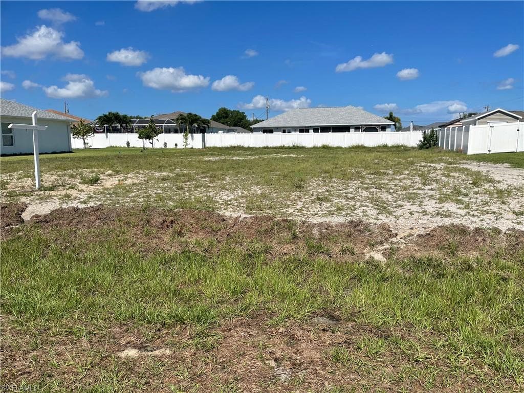 526 NW 7th AVE CAPE CORAL, FL 33993