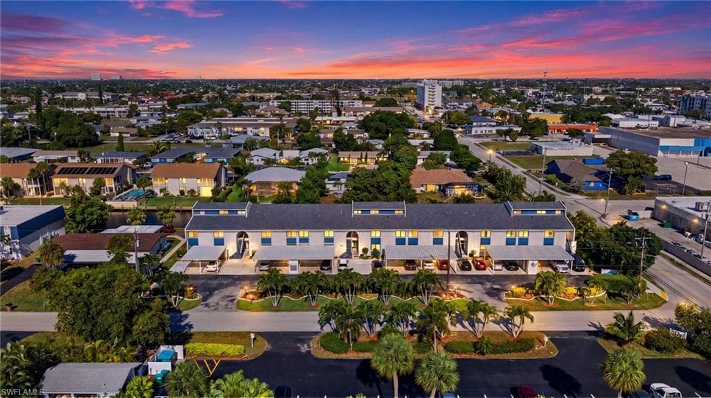 4904 Vincennes ST 102 CAPE CORAL, FL 33904