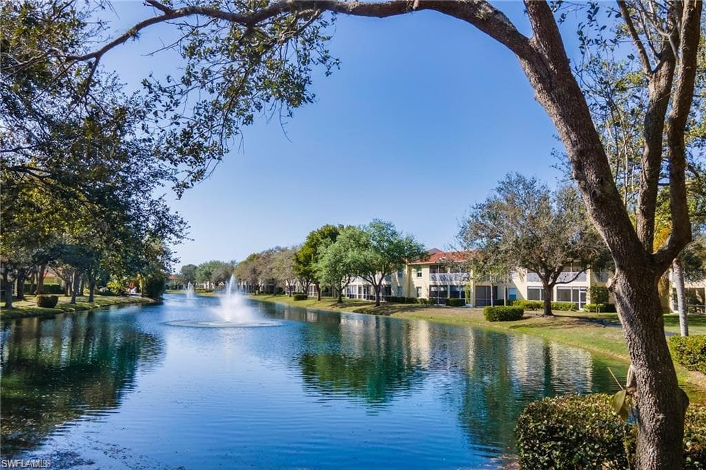 300 Diamond CIR 302 NAPLES, FL 34110