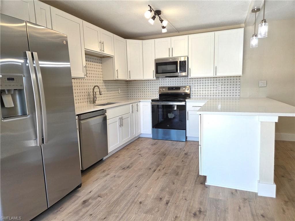 1608 Park Meadows DR 1 FORT MYERS, FL 33907