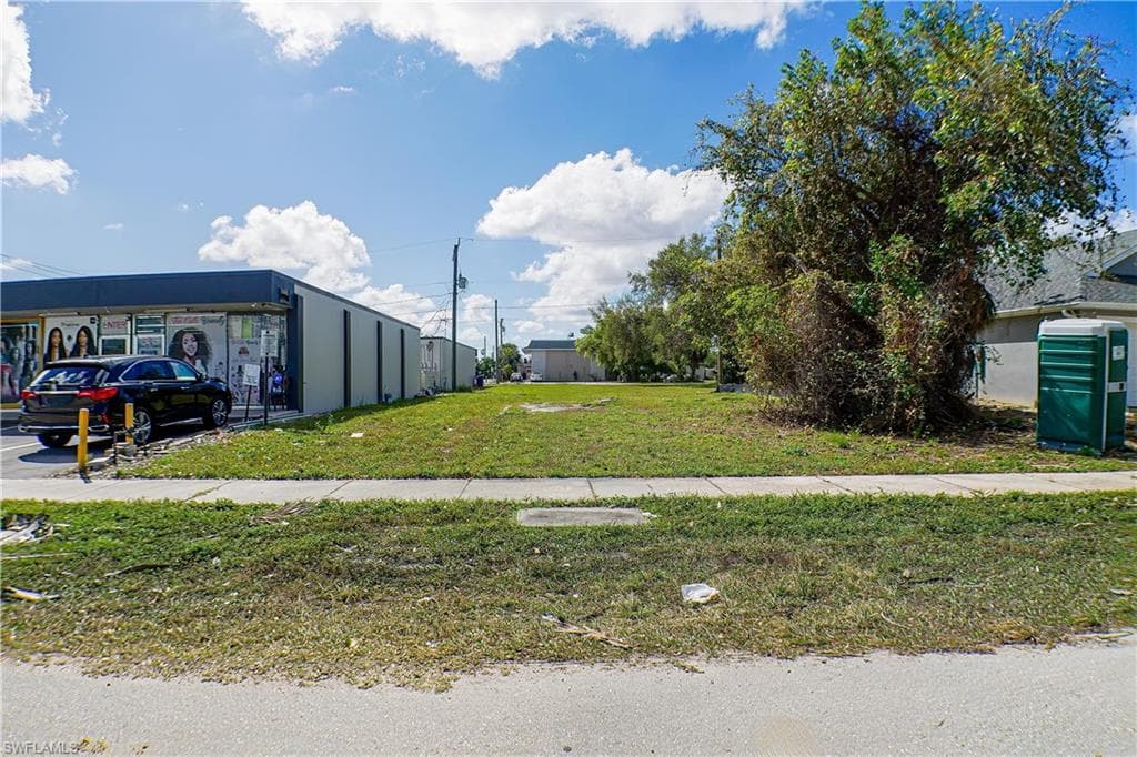 1928 jefferson AVE FORT MYERS, FL 33901