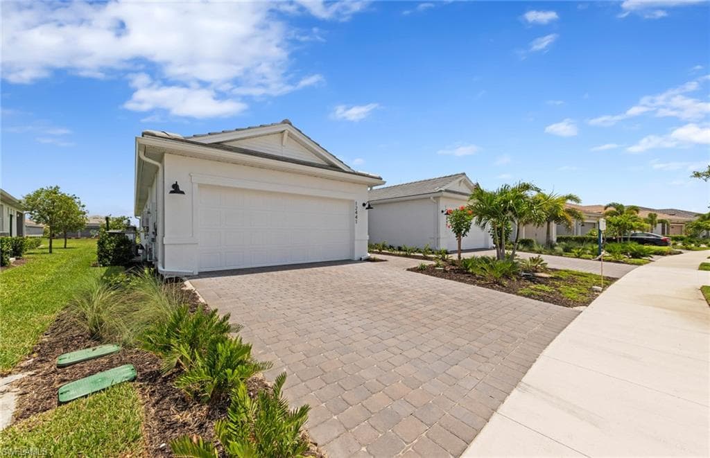 12441 Dolomite WAY ALVA, FL 33920