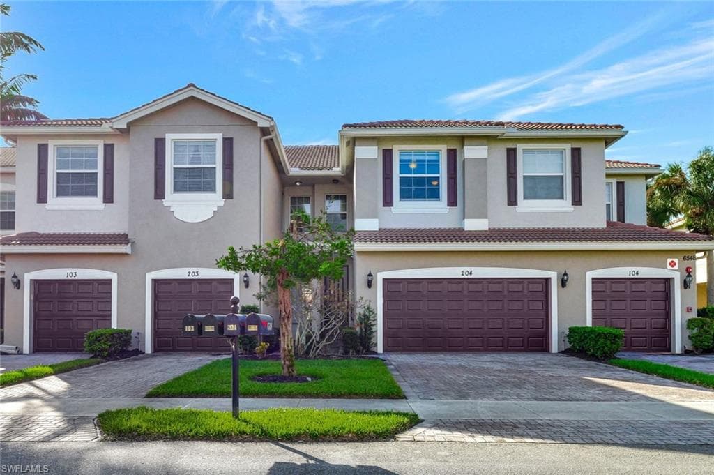 6548 Monterey PT 204 NAPLES, FL 34105