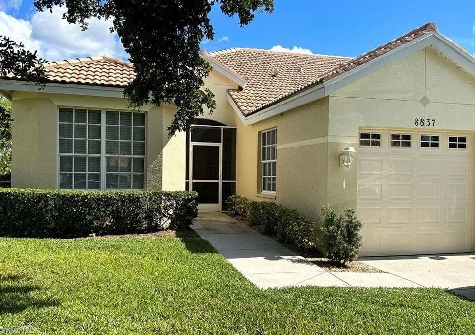 8837 E Bay CIR FORT MYERS, FL 33908