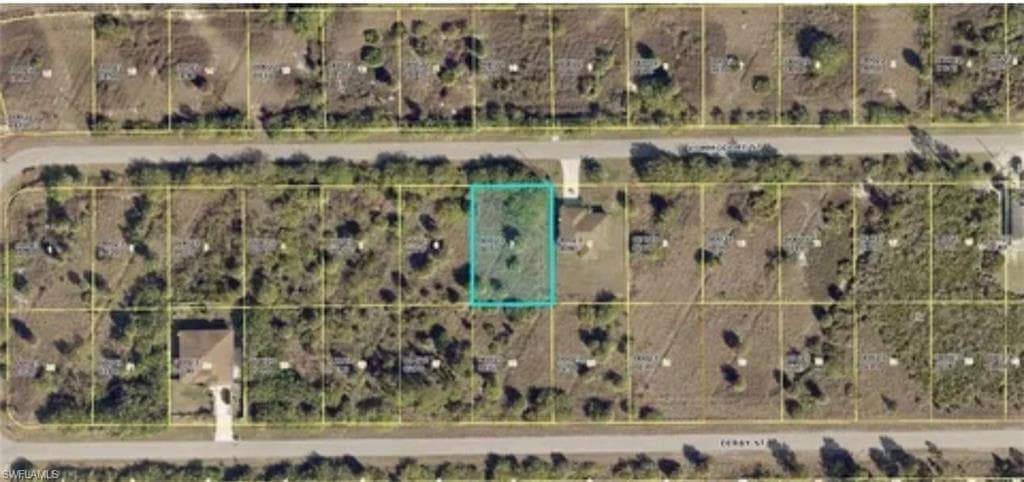 946 Commodore ST LEHIGH ACRES, FL 33974