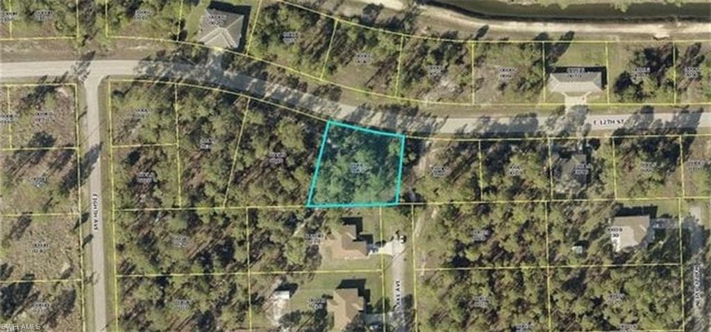 812 E 12th ST LEHIGH ACRES, FL 33972