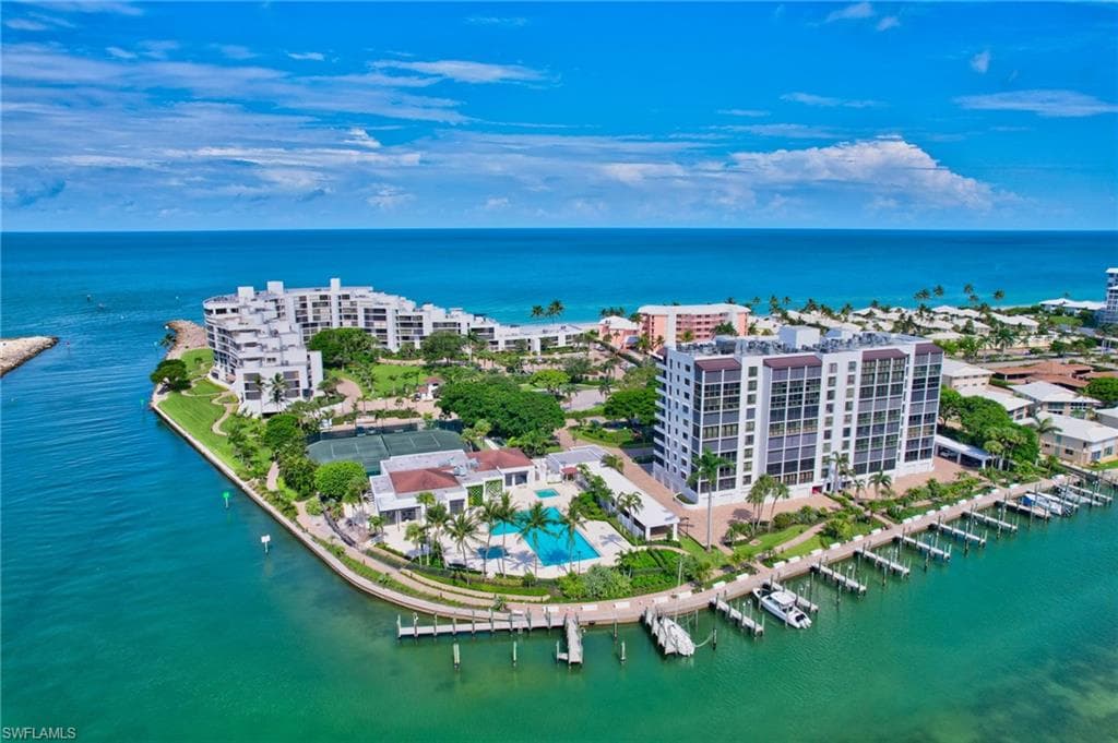 2400 Gulf Shore BLVD N 603 NAPLES, FL 34103