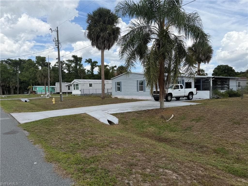 7633 Grady DR NORTH FORT MYERS, FL 33917