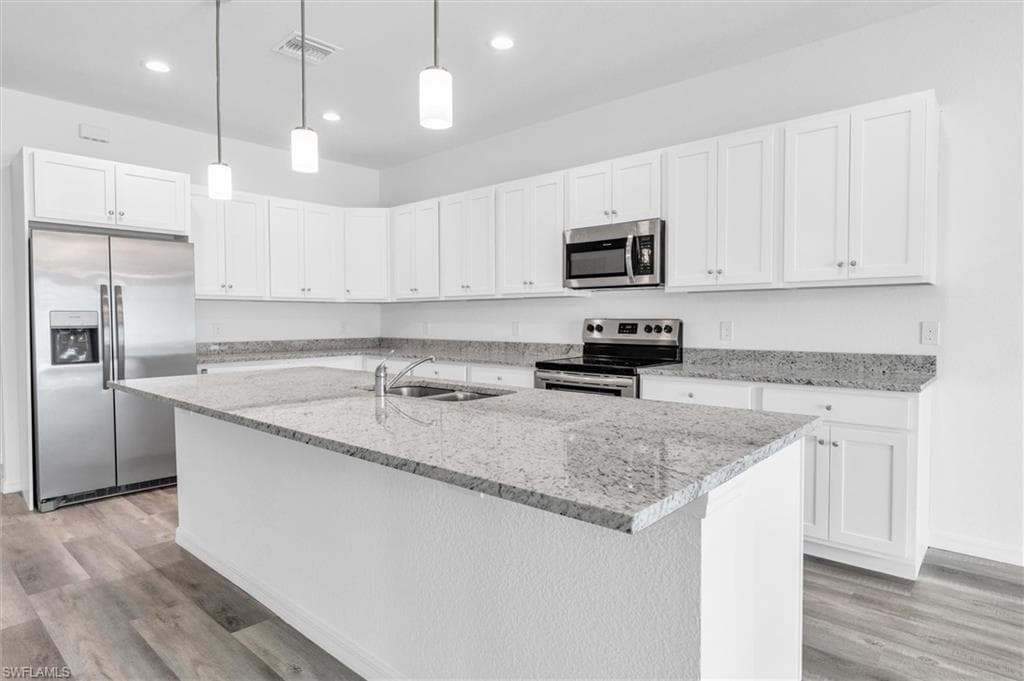 422 NE 20th TER CAPE CORAL, FL 33909