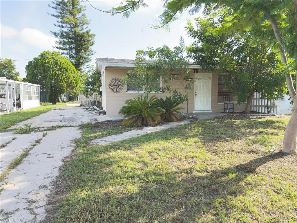 1119 Vineyard PL LEHIGH ACRES, FL 33936