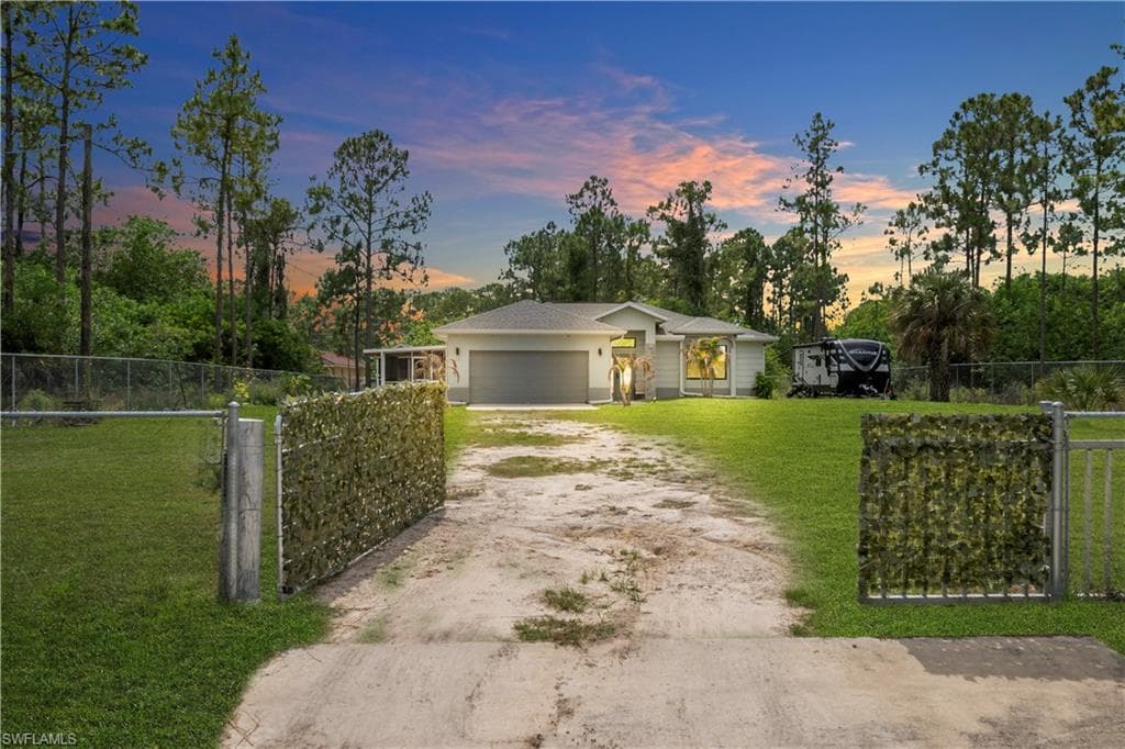 2021 Hines AVE ALVA, FL 33920